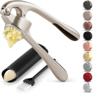 71Qci0kzuCL._AC_SL1500_.jpg Zulay Kitchen Premium Garlic Press Set - Rust Proof Professional Garlic Mincer Tool - Easy-Squeeze, Easy-Clean with Soft, Ergonomic Handle - Silicone Garlic Peeler & Brush (Silver)