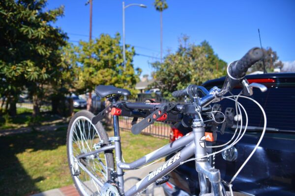 Crossbar for Transport on Step-Through Style Bikes