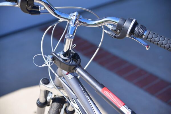 Crossbar for Transport on Step-Through Style Bikes
